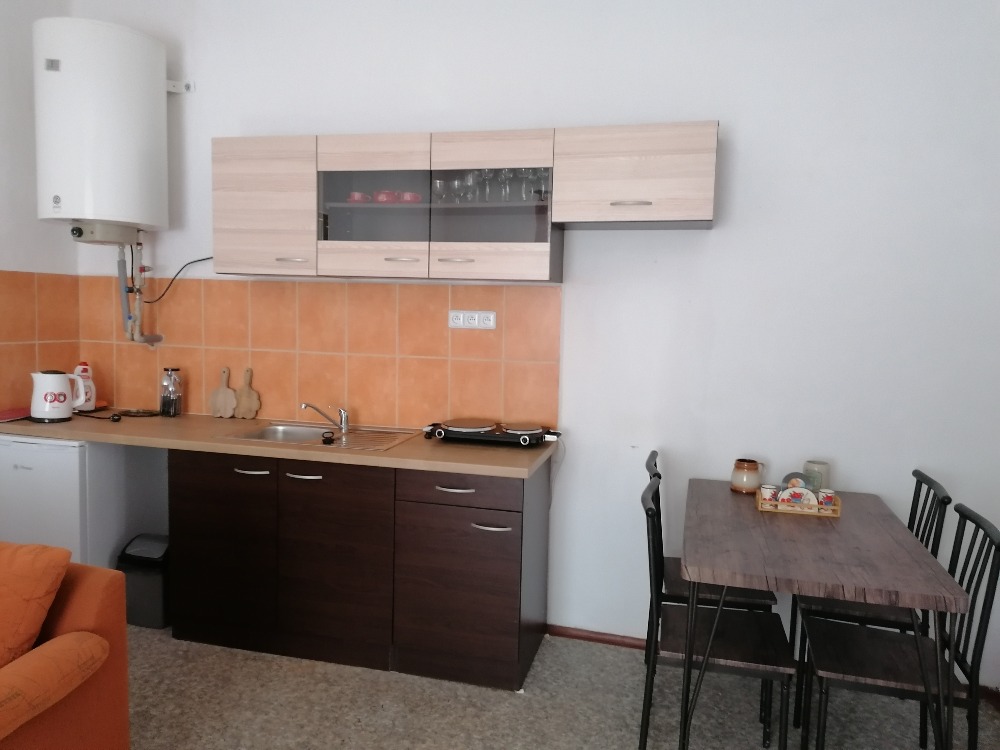 Kuchyň apartmánu pro 4 osoby